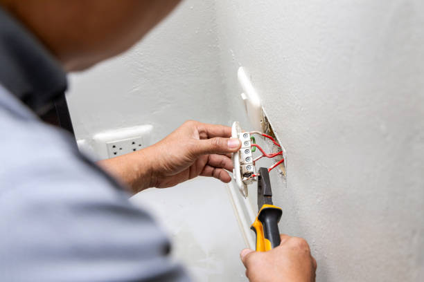 Best Affordable Emergency Electrician  in Hilbert, WI